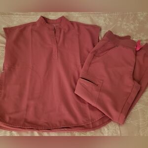 used. figs scrubs. Rafaela Over size scrub top (XXS) jogger pants (XSP) Quartz
